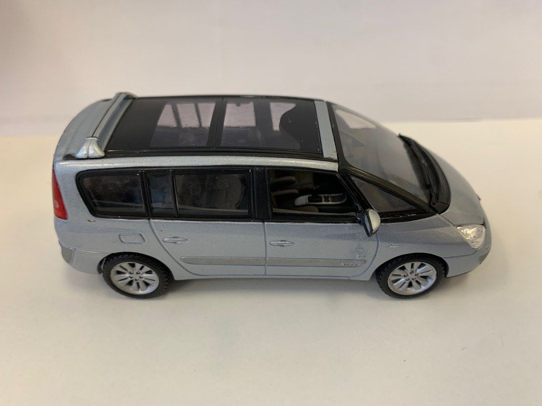 Renault espace 4 2002 universal hobbies 1/43 - Collection