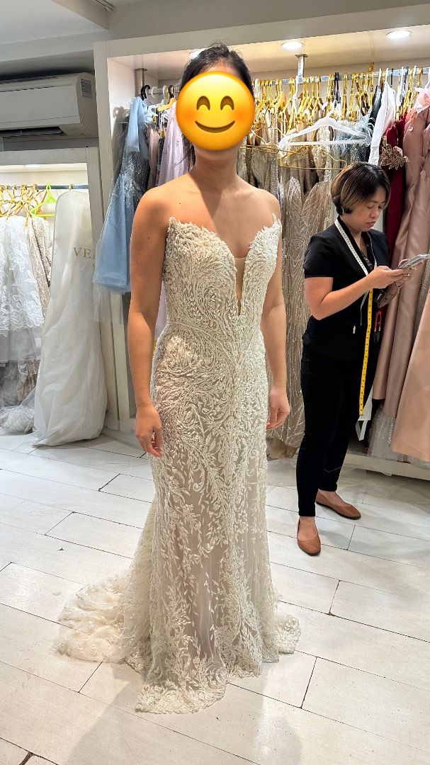 Vee Tan Wedding Gown