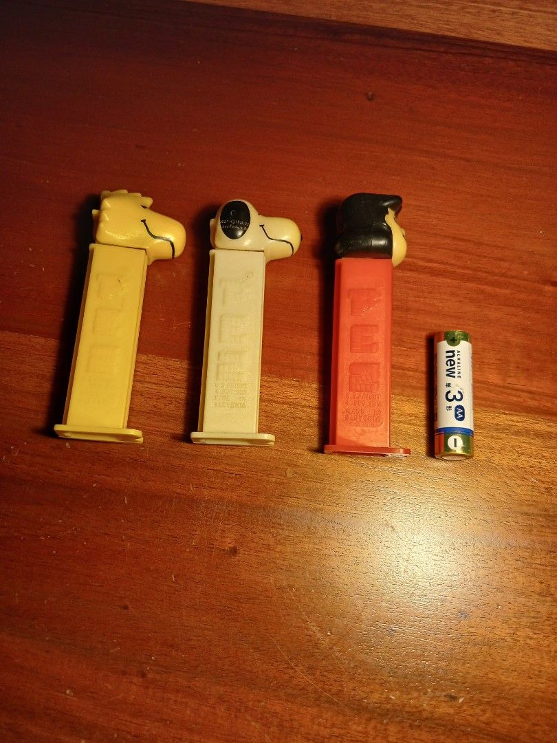 Vintage Pez 1960s Snoopy Peanuts (Category: Vintage Collectibles) located in Manila. Submitted by ry_anlupit0 (Listing ID 1326033353, Image 2). Description: For Sale Vintage Pez 1960s Snoopy Peanuts Good Condition No Missing Parts Made in Slovenia 699php only (take all) Pick up by Lalamove, Grab or Meet Up at Jollibee Pilar Rd. Las Pinas For Inquiries Call or Text 0943-6829926 PIOG.