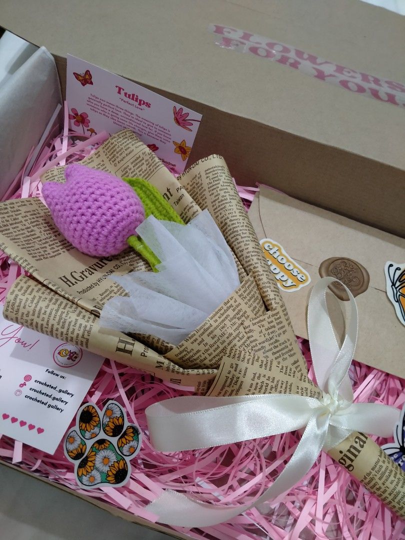 Vintage Tulips Bouquet (1pc) (Category: Flowers & Bouquets) located in Manila. Submitted by janna_rae (Listing ID 1326142348, Image 3). Description: 🧶 Available in many colors. Add ons: Flower plastic bag - 20 Box - 20 Fairy Lights - 10 Letter - 5.