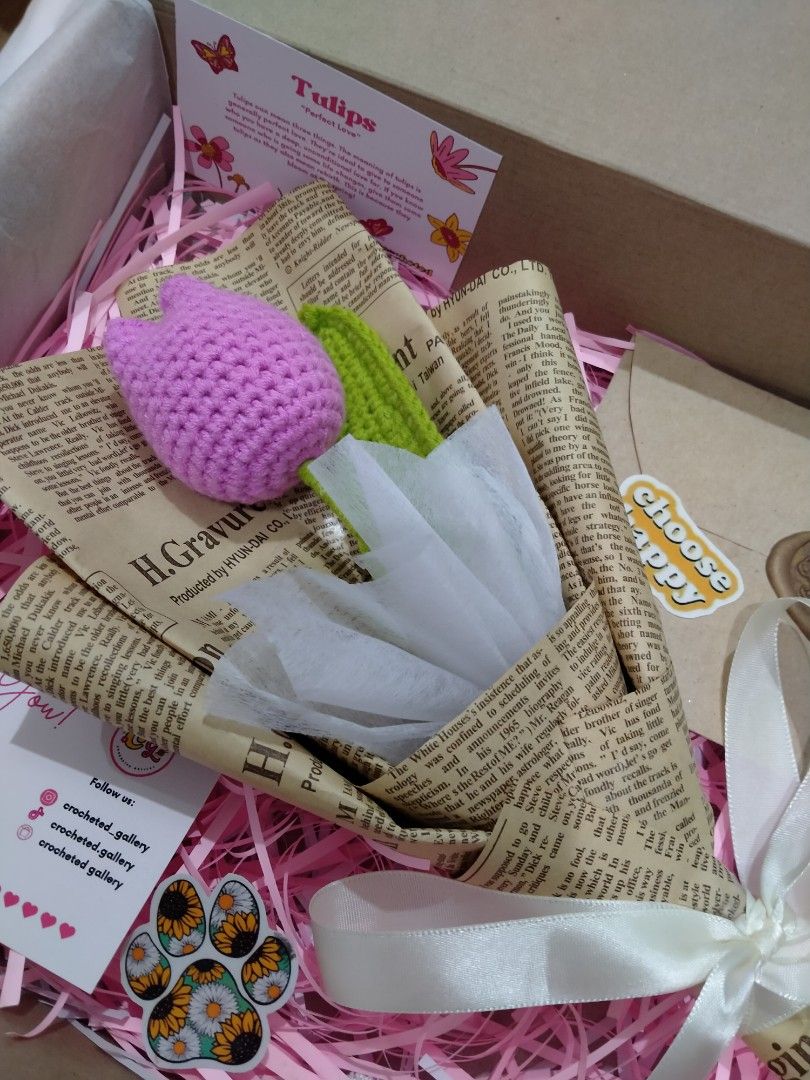 Vintage Tulips Bouquet (1pc) (Category: Flowers & Bouquets) located in Manila. Submitted by janna_rae (Listing ID 1326142348, Image 2). Description: 🧶 Available in many colors. Add ons: Flower plastic bag - 20 Box - 20 Fairy Lights - 10 Letter - 5.