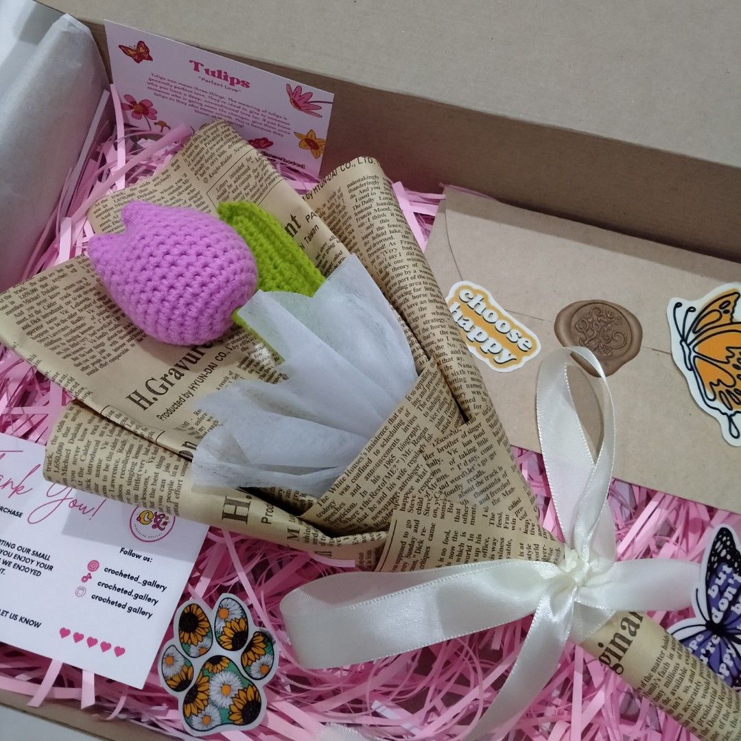 Vintage Tulips Bouquet (1pc) (Category: Flowers & Bouquets) located in Manila. Submitted by janna_rae (Listing ID 1326142348, Image 1). Description: 🧶 Available in many colors. Add ons: Flower plastic bag - 20 Box - 20 Fairy Lights - 10 Letter - 5.