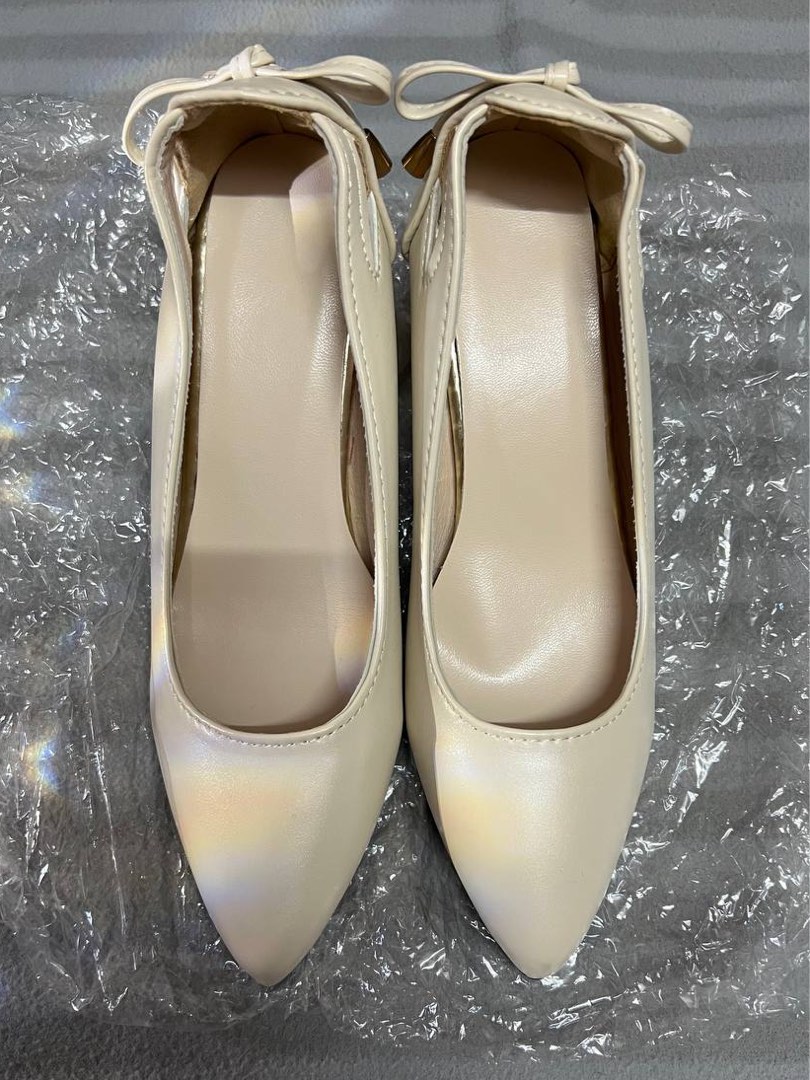 high heels nude women