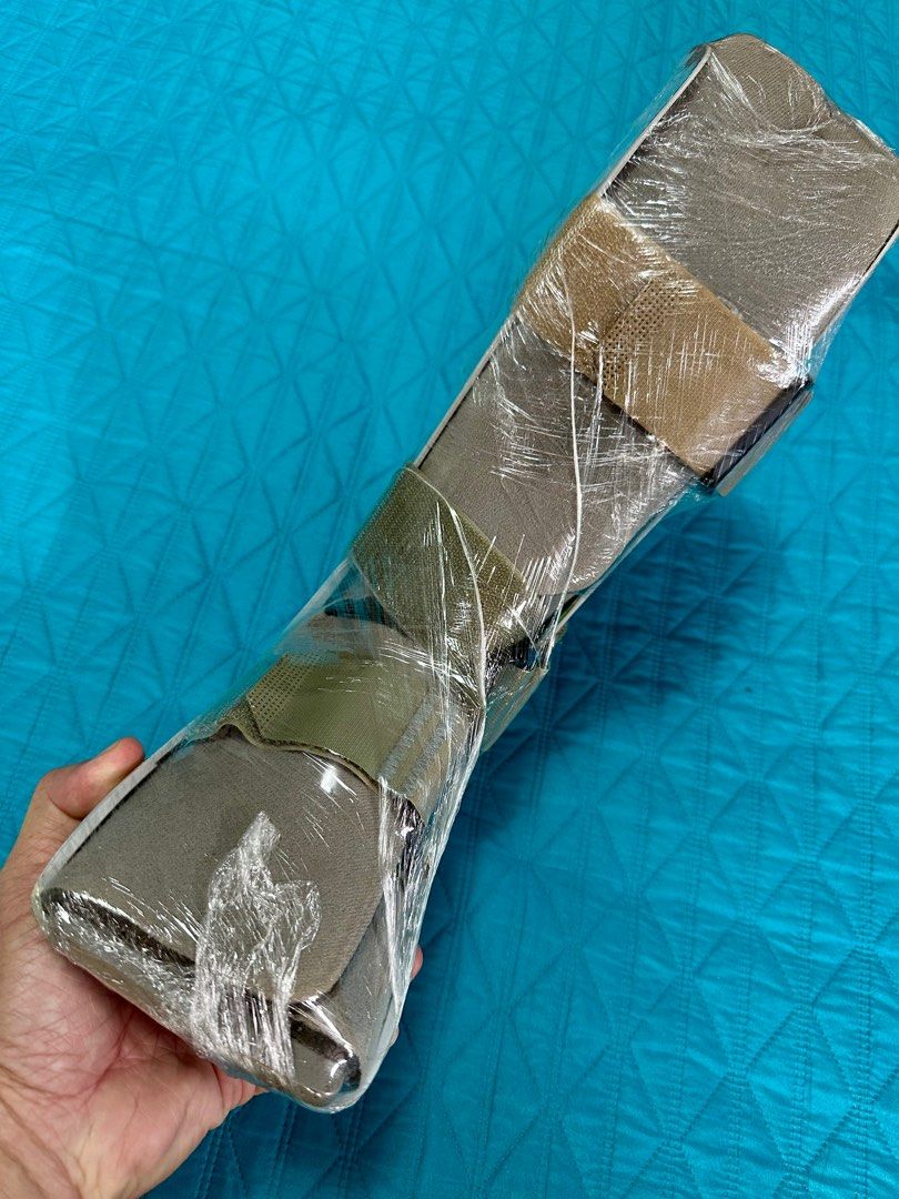 2nd Hand Orthopeadic Boot (Size SMALL) (Category: Rehabilitative Devices) located in Quezon City. Submitted by boyoyong2019 (Listing ID 1326145001, Image 2). Description: Used (but not abused) AIRCAST branded orthopeadic boot, Size SMALL. RFS:no longer needed, patient fully recovered..