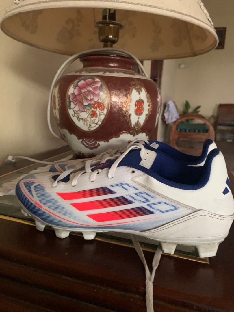 Adidas f50 uk 8.5 nk juai sbb xngam dgn kakii baru pkai 5 kaliu
