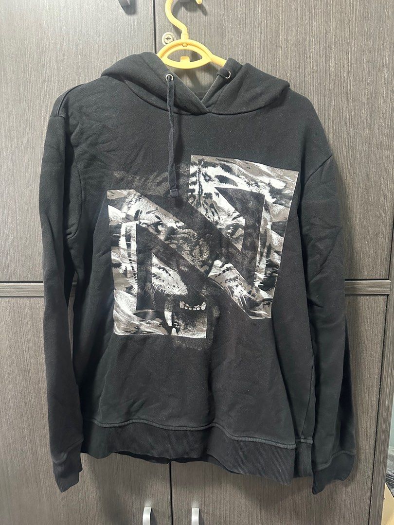Black Hoodie YG Clothing Brand Nona9on Korea