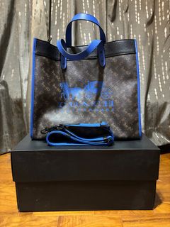100 affordable coach field tote 40 For Sale Tote Bags Carousell Singapore