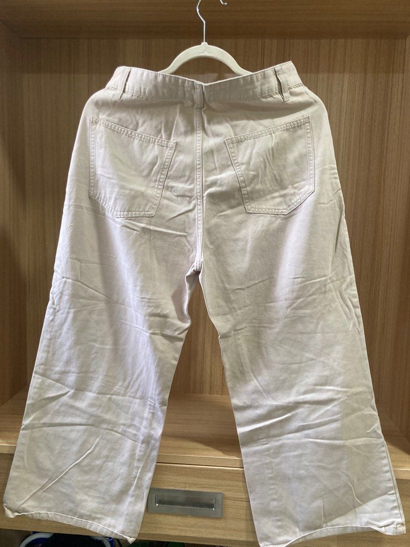 Cotton On Wide Legged Cream Pants (Category: Other Bottoms) located in Cebu City. Submitted by addtocarteu (Listing ID 1326285796, Image 3). Description: 🌱 high waisted 🌱 has a small stain 🌱 fits large frames, size 29-30 For Pick up or Delivery 📍Pelaez Ext., Cebu City (near Ramos & Jones area).