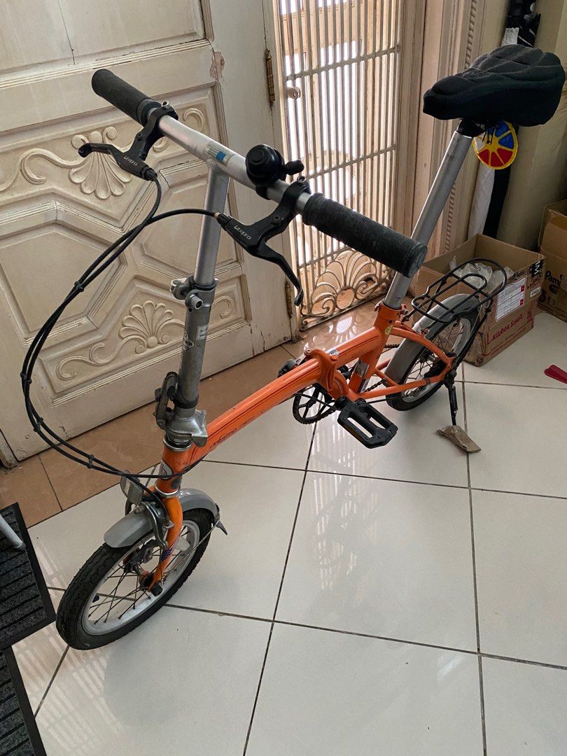 Dahon Ecosmo folding bike (Category: Bicycles) located in Las Pinas. Submitted by deepsouthe (Listing ID 1326184998, Image 1). Description: Dahon Ecosmo 14in No issues, dusty not in use Sf c/o buyer Las Pinas area.
