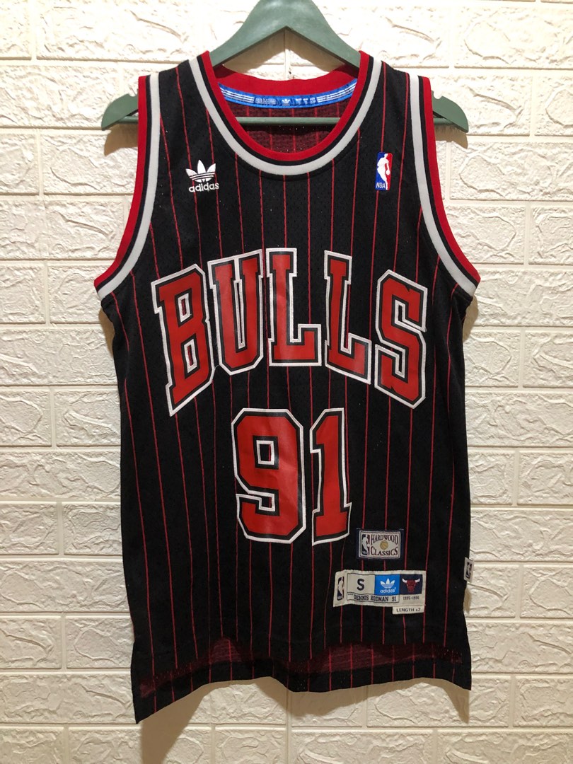 Dennis rodman bulls jersey, Men's Fashion, Activewear on Carousell