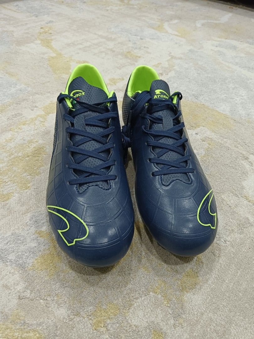 Kronos football boots online