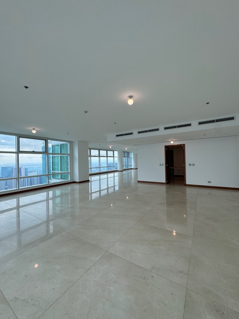 FOR SALE Two Roxas Triangle Penthouse 4 bedroom unit in Makati City ...