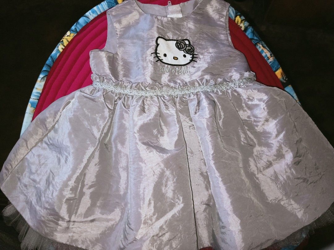 H& M Hello Kitty Baby Dress (Category: Babies & Kids Fashion) located in Angeles City. Submitted by ejhere (Listing ID 1326164688, Image 1). Description: H& M Hello Kitty Baby Dress Used but still in good condition Color: Gray Silver Size: 2-3months old Price: Php390 with free baby item 🔻MOP: GCASH 🔻COURIER: J&T 🔻SHIPPING FEE TO BE SHOULDERED BY THE BUYER *Estimated min Shipping Fee within Luzon Php58 for small pouch only ‼️FOR SURE BUYER ONLY