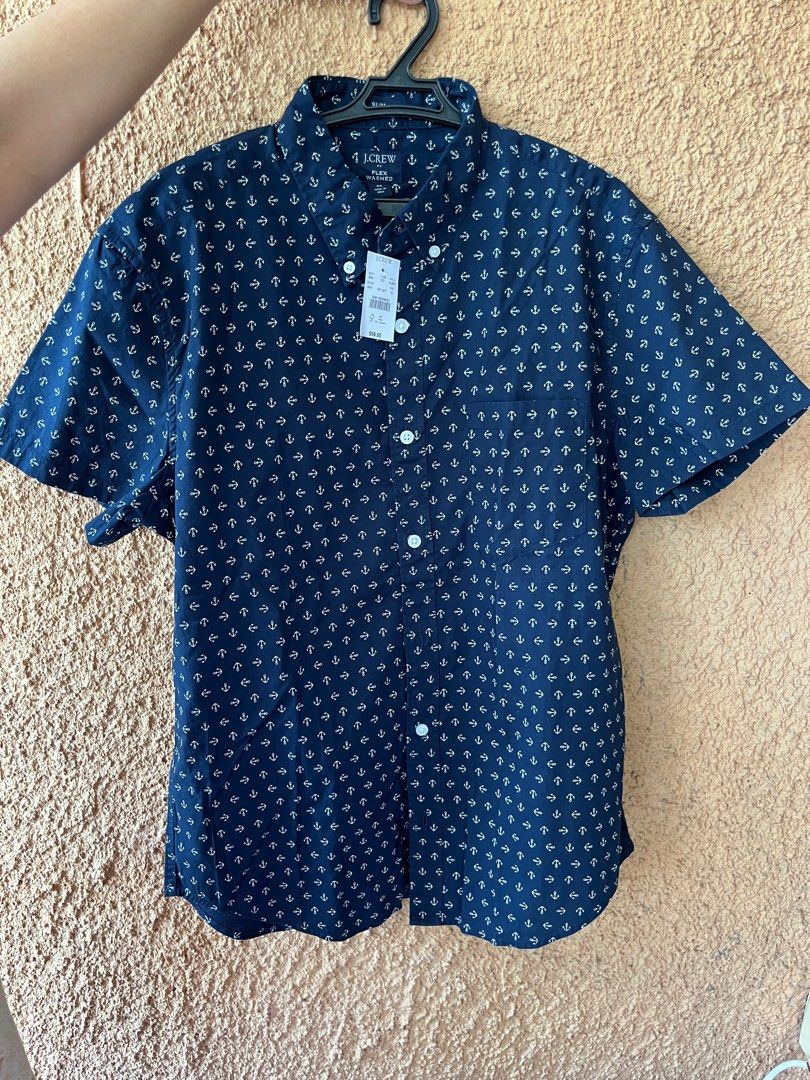 J CREW Navy Polo (Medium) (Category: Tshirts & Polo Shirts ) located in Bulacan. Submitted by declutterwitharia (Listing ID 1326171576, Image 2). Description: Brand new still with tags 🏷️ when laid flat - width 20 inches (40 inches bust) then length is 28 inches ☺️.