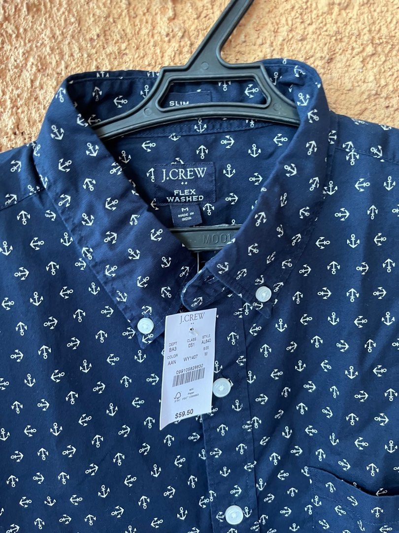 J CREW Navy Polo (Medium) (Category: Tshirts & Polo Shirts ) located in Bulacan. Submitted by declutterwitharia (Listing ID 1326171576, Image 3). Description: Brand new still with tags 🏷️ when laid flat - width 20 inches (40 inches bust) then length is 28 inches ☺️.