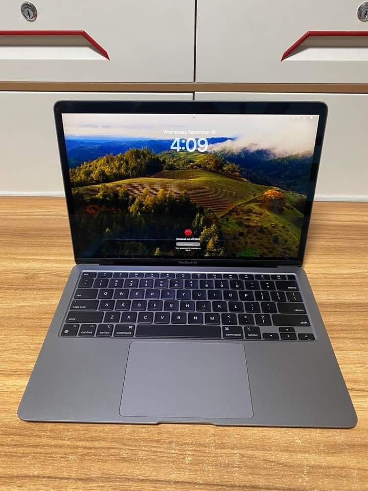 Macbook Air2020 M1 スペースグレイ