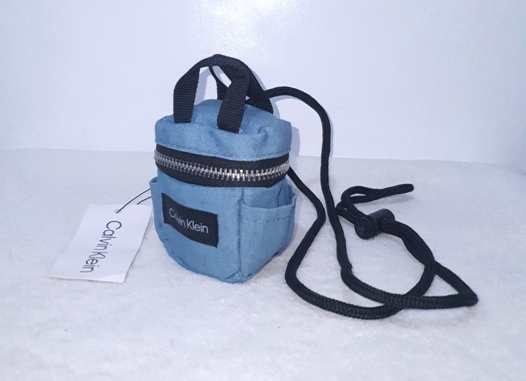 CALVIN KLEIN Micro Mini Crossbody Bag Sling Pouch (Category: Purses & Pouches) located in Baguio. Submitted by missyjhen81 (Listing ID 1326156218, Image 3). Description: 📝📷Products and Photos and Information • Onhand • Actual photos *Product color image may slightly differ due to lighting. 💳Payment Methods • GCASH • Maya • BPI Bank Transfer NOTE: • Make an offer only if you are genuinely interested and capable of completing the purchase. Avoid