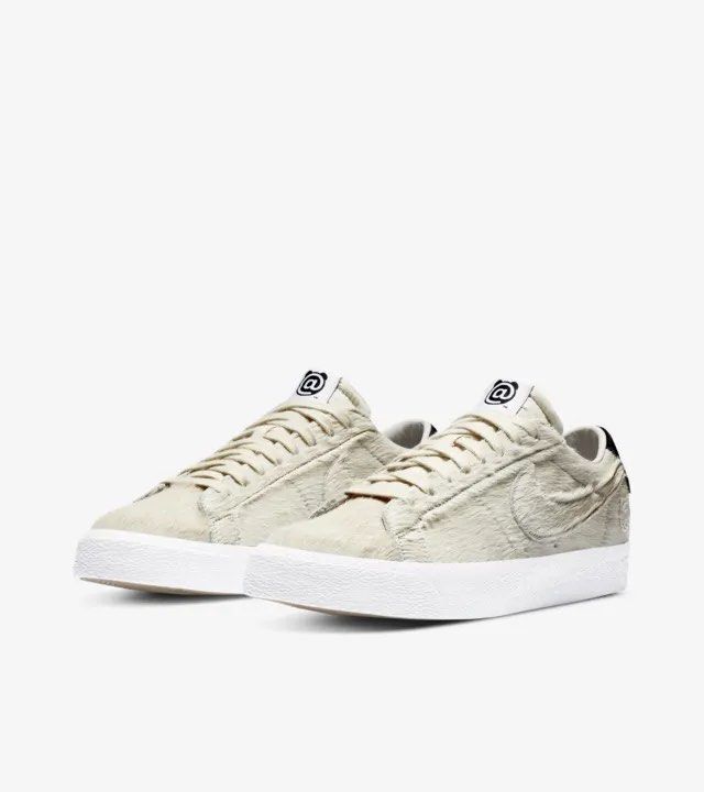 nike blazer low bearbrick