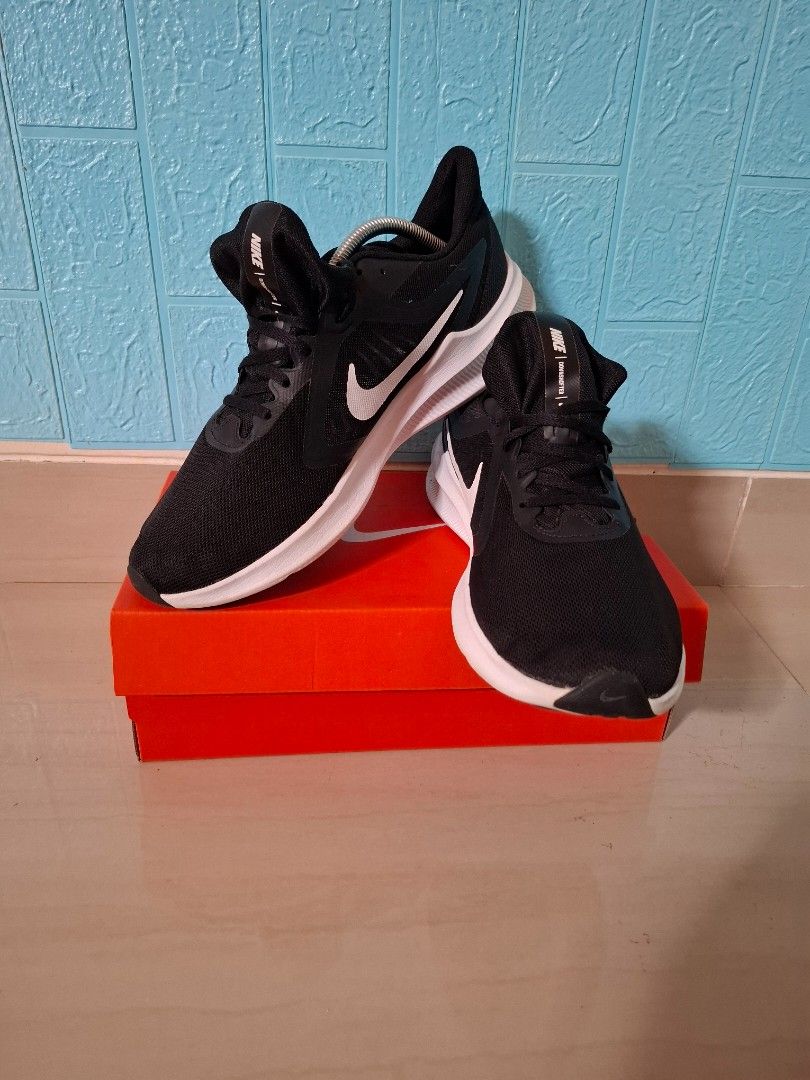 Original NIKE Downshifter 10 Balck 44 5 28 5 Fesyen Pria Sepatu Sneakers di Carousell