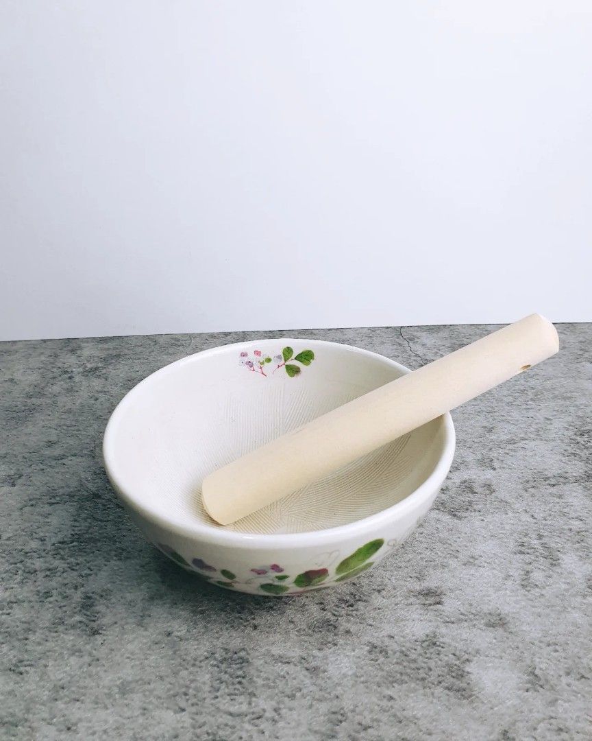 Pretty Stoneware Mortar and Pestle (Category: Cookware & Accessories) located in Pasay City. Submitted by thepickypicker (Listing ID 1326242022, Image 2). Description: Pretty Stoneware Mortar and Pestle P580 Size: 3" tall, 6" wide.