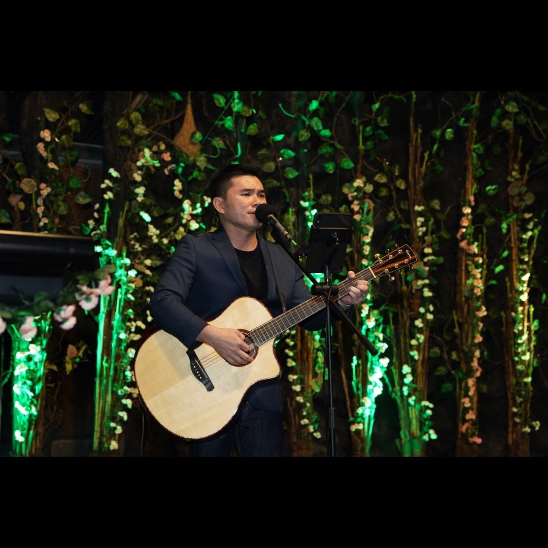 Professional Live Band Emcee for Weddings, Events Parties