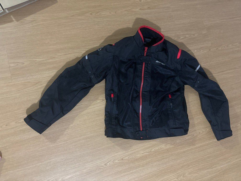 Jacket (Category: Motorcycle Apparel) located in Singapore. Submitted by bigman (Listing ID 1326297338, Image 1). Description: Mint condition. Airy type, good for sg hot weather Self collect at punggol way .