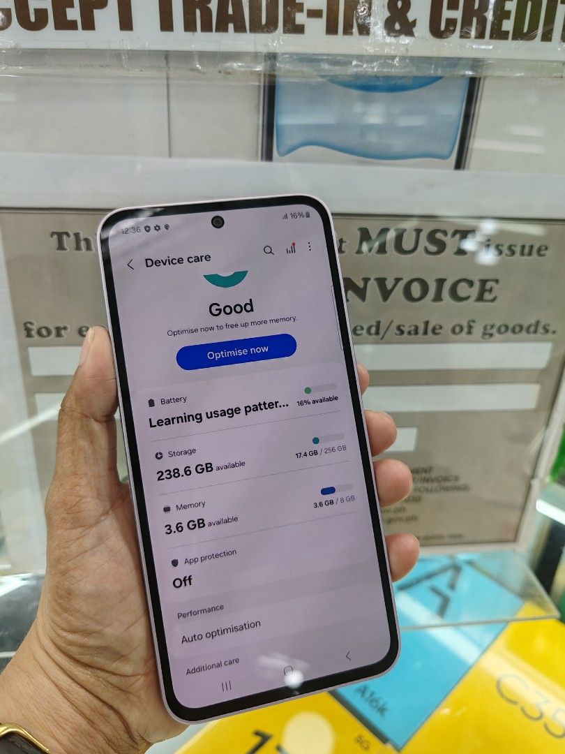 Samaung Galaxy A55 &A35 256 preloved (Category: Samsung) located in Quezon City. Submitted by ronalynac40976 (Listing ID 1326185168, Image 2). Description: Samsung Galaxy preloved A35 256 👉 13,500 A55 256 👉 16,500 openline good condtion with charger, case pick up store in greenhills shopping center we ship nationwide via lbc +SF we accept creditcard by installment+% we accept ggives & spaylater&% dm or call for fast transaction 09279500069/0942