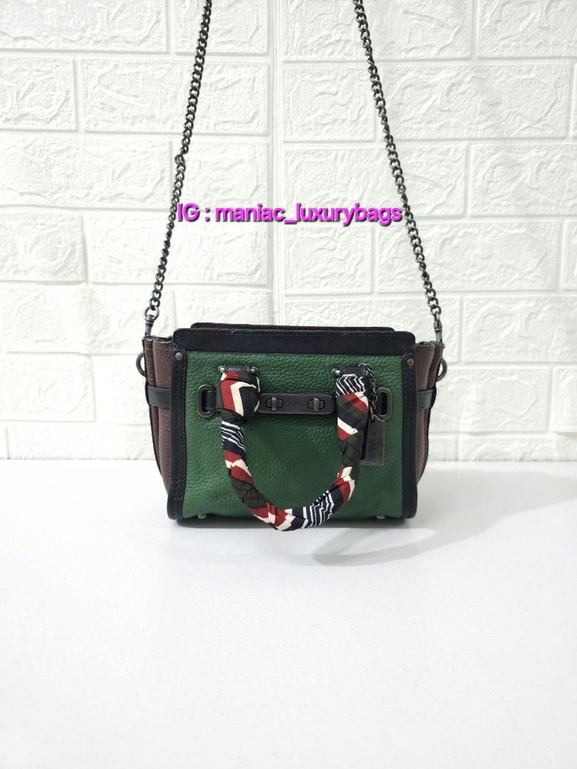 Satchelbag COACH Swagger 20 With Chain in Pebble Leather Barang Mewah Tas Dompet di Carousell