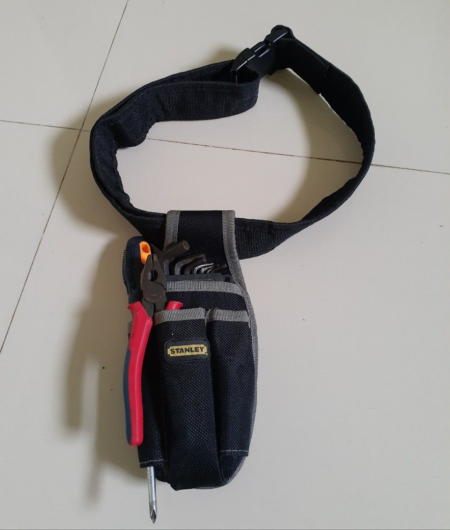 Stanley Waist Tool Holder Pouch Bag (Category: Belt bags, Clutches and Pouches) located in Candaba. Submitted by ThrifthingsPH02 (Listing ID 1325303768, Image 1). Description: Selling Stanley Waist Tool Holder Pouch Bag Open Size Waitline Adjustable Rust stain only on rivet No major flaw Php 499 add sf only Pampanga Loc Can do shipping PM for serious buyer Can send more photos upon request.