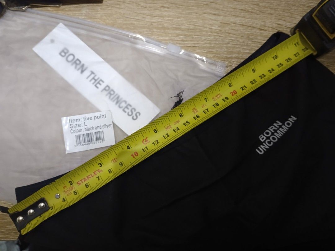 Sweat Shorts - 3pcs for 250 (Category: Activewear) located in Quezon City. Submitted by psychie09 (Listing ID 1326319207, Image 2). Description: Selling this Sweat short from orange app. RFS. wrong size, Large on Tag but only fits for Small to medium. Waist - 25-27inches. length - 16.75 inches. Good for Small to Medium.