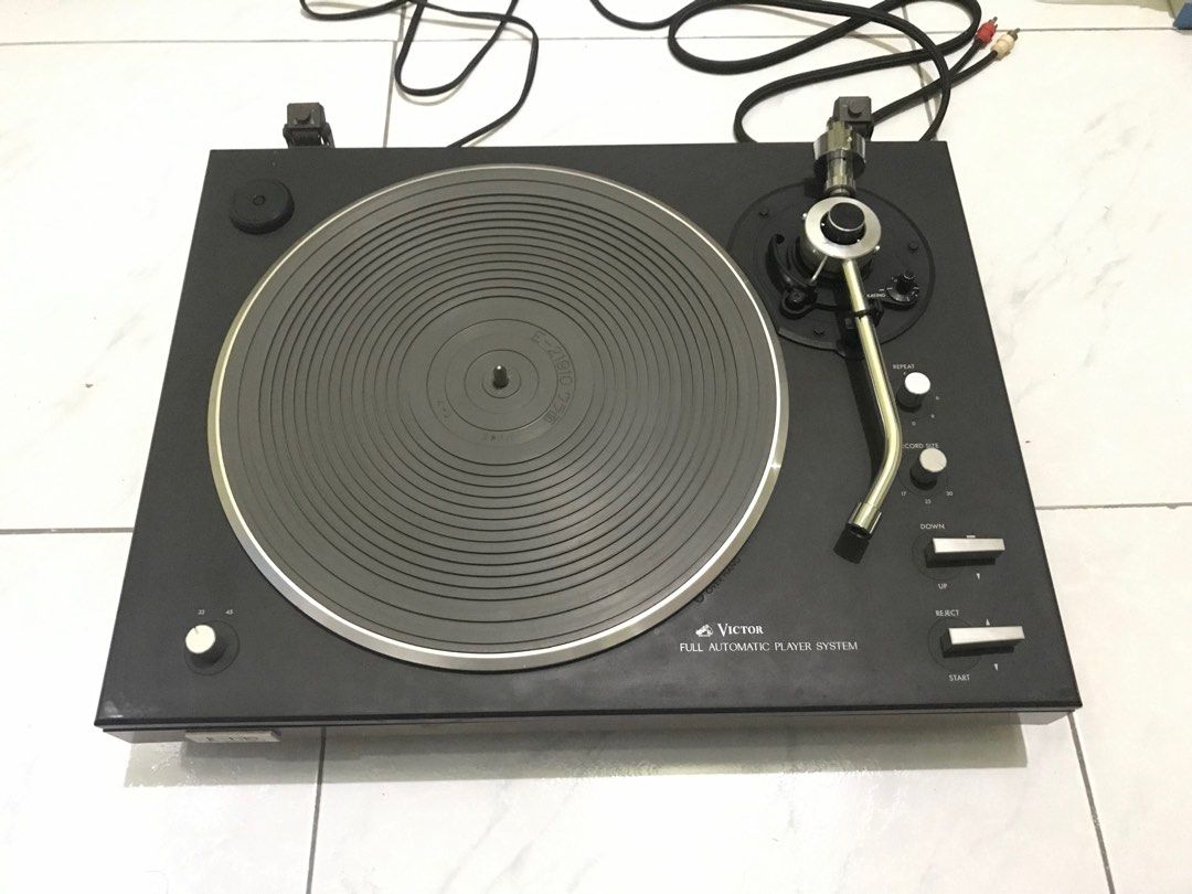 Victor/JVC Turntable Japan (Category: Portable Music Players) located in Manila. Submitted by kring555 (Listing ID 1326216065, Image 2). Description: Victor/JVC JL F35 Turntable “Helping my uncles old friend” - Power ok/ AS IS - All original/No repair - Manual start ok - Auto return ok - Running ok but not fully tested coz - No Cart/No needle/No Vinyl o plaka - 50 - 60Hz - 100volts - Japan made Note: pwede etest bring cartridge & vinyl - pwede me