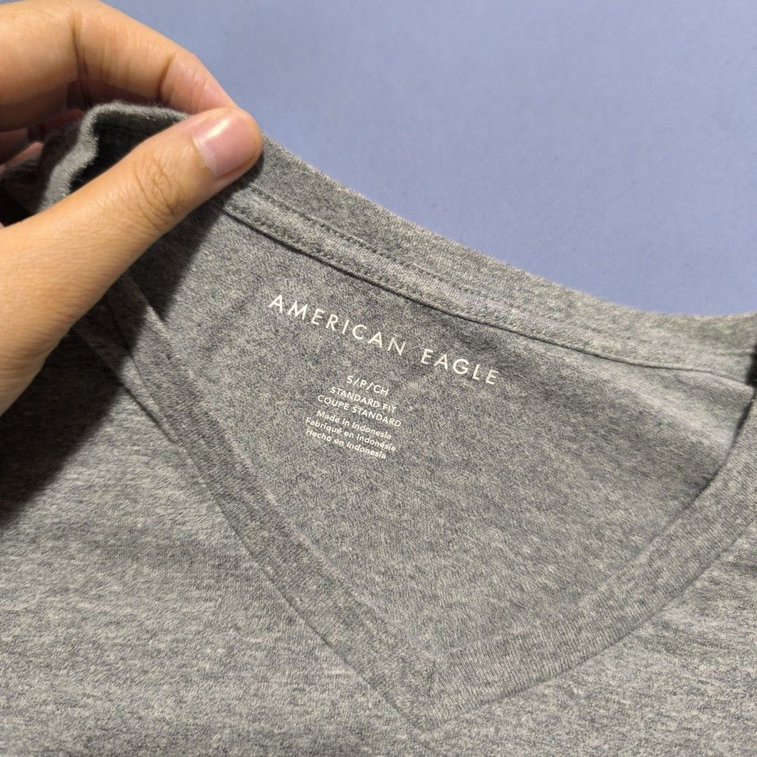 American Eagle Tshirt (Category: Shirts) located in Mandaluyong City. Submitted by willow_bear (Listing ID 1326411627, Image 2). Description: .