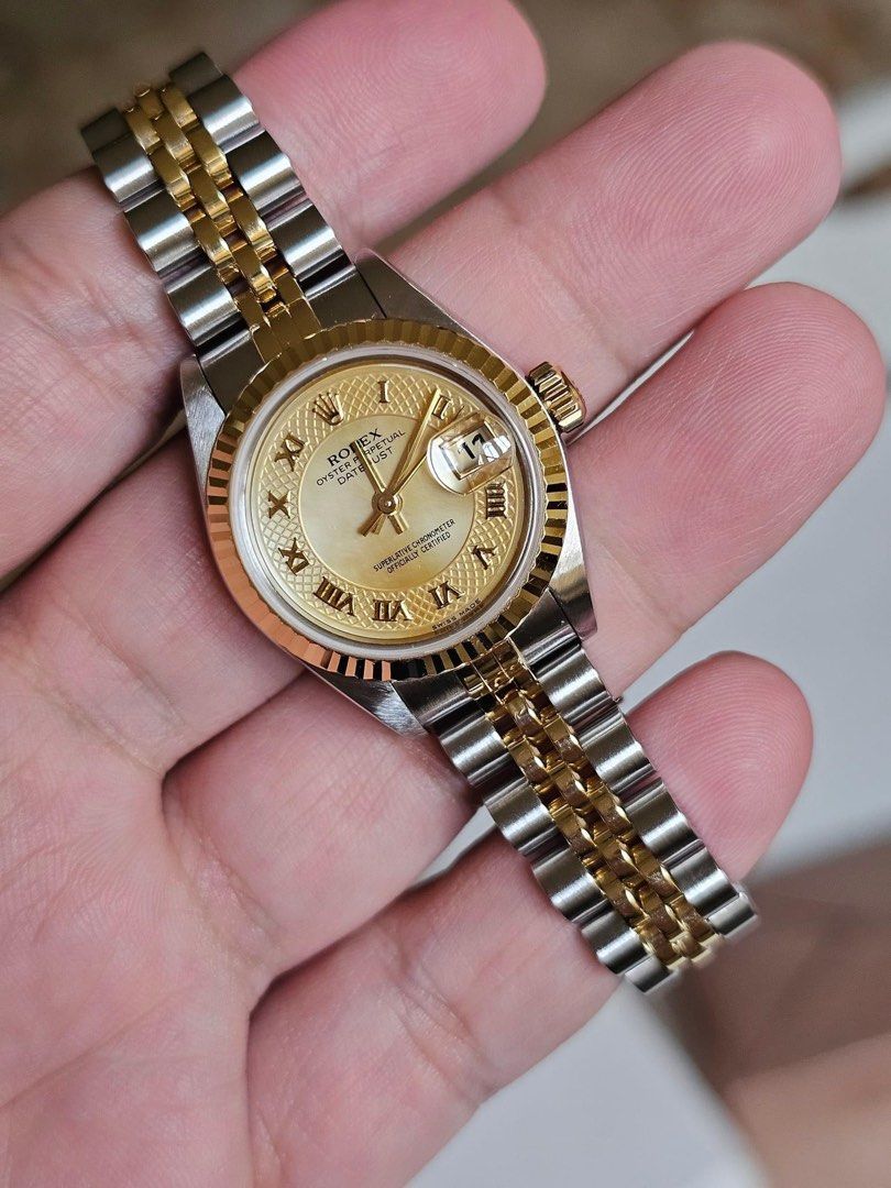 Authentic Datejusy 26 MoP dial mint (Category: Luxury Watches) located in Quezon City. Submitted by jhaediah (Listing ID 1326486819, Image 1). Description: Datejusy 26 MoP dial mint .