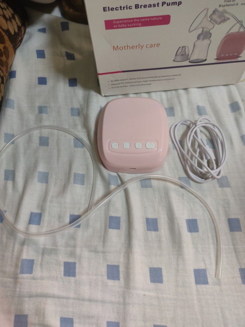 Automatic breast pump / motherlycare brand (Category: Breastfeeding & Bottle Feeding) located in Taguig. Submitted by harhlee (Listing ID 1326367030, Image 3). Description: - single breast pump - seldom used - with massage option - suction strength can be adjusted - with box and manual - low noise - no adapter included. wala talaga kasama nung nabili - with 5 oz / 150 ml bottle pero wala na ung bottle head/nipple. but you can transfer your milk t