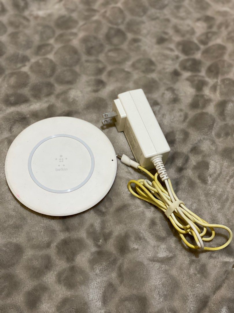 Belkin Wireless Charger (Category: Chargers) located in Pasig City. Submitted by prelovedbyanieee (Listing ID 1326466563, Image 1). Description: .