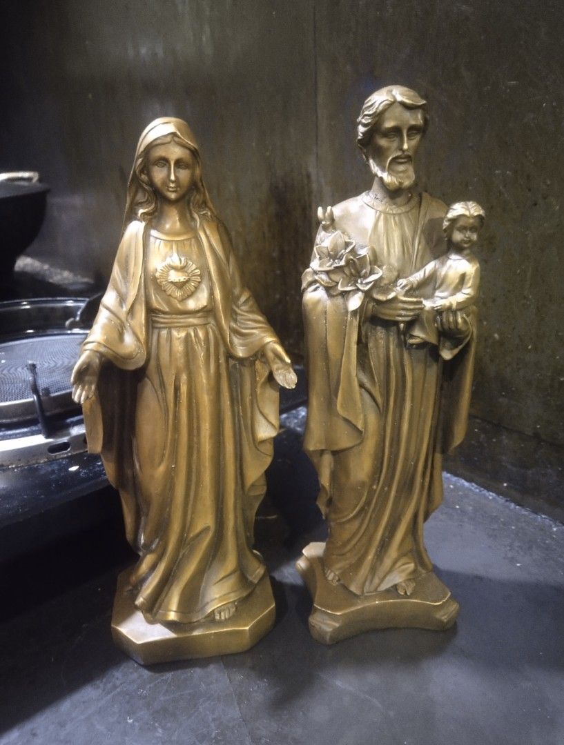 Brass mama Mary & st. Joseph statue pair display (Category: Religious Items) located in Manila. Submitted by kurukutuk (Listing ID 1326439547, Image 3). Description: brass Mama Mary & St. Joseph statue pair display 12 x 4 inches HxL made of brass.