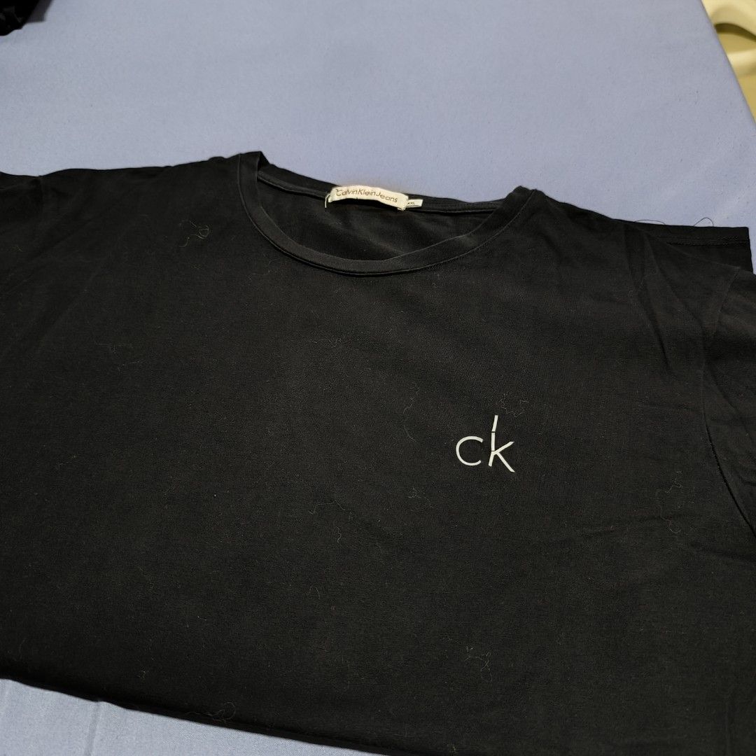 Calvin Klein Longsleeves (Category: Longsleeves) located in Mandaluyong City. Submitted by willow_bear (Listing ID 1326412351, Image 1). Description: .