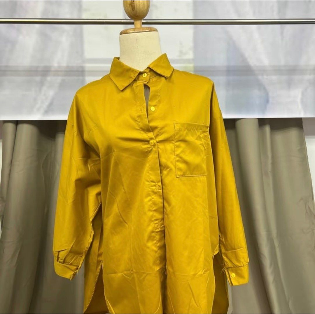Candy Blouse (Category: Blouses) located in Port Klang. Submitted by natikah89 (Listing ID 1326398613, Image 3). Description: Ada 3 helai warna hot purple,marron and mustard .