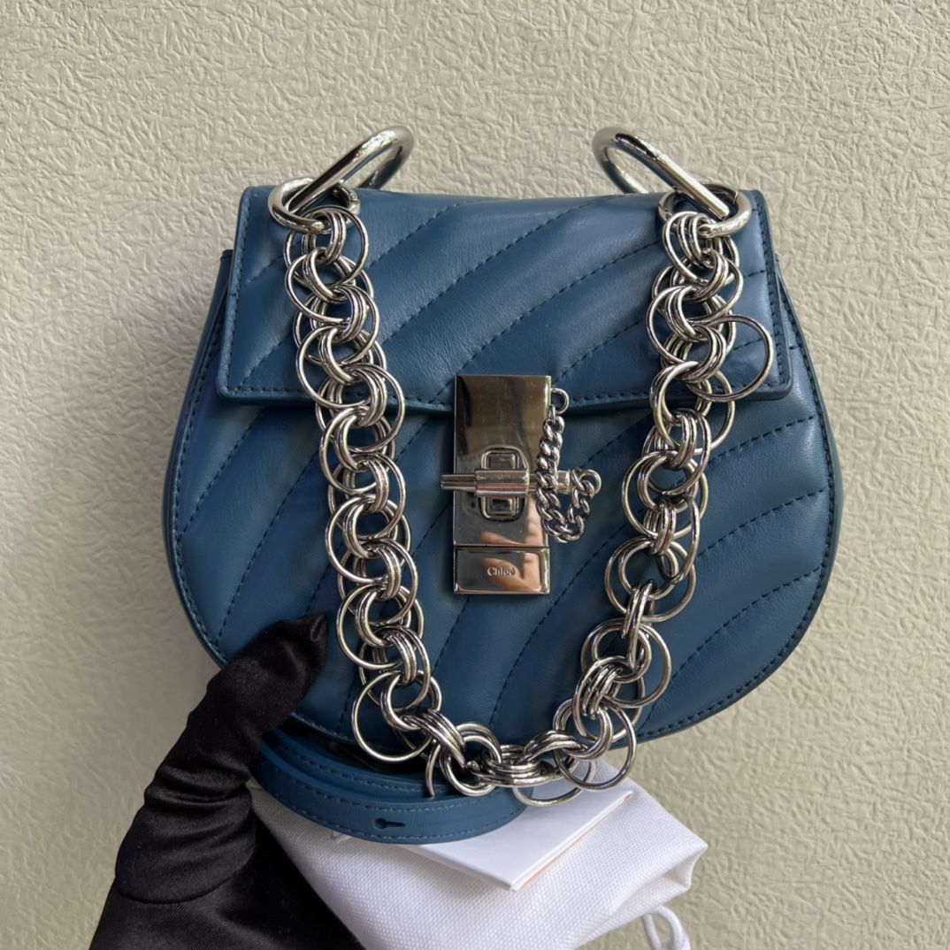 Chloe quilted bag top