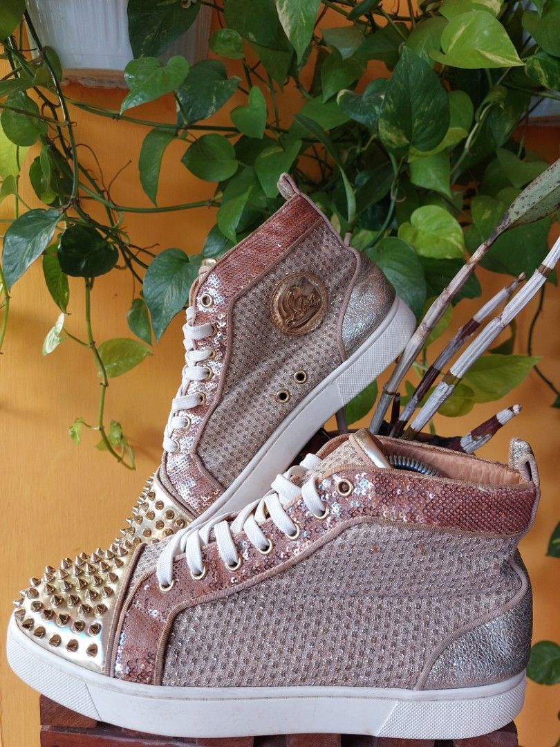 Christian Louboutin spikes woman orlato flat Fesyen Wanita Sepatu di Carousell