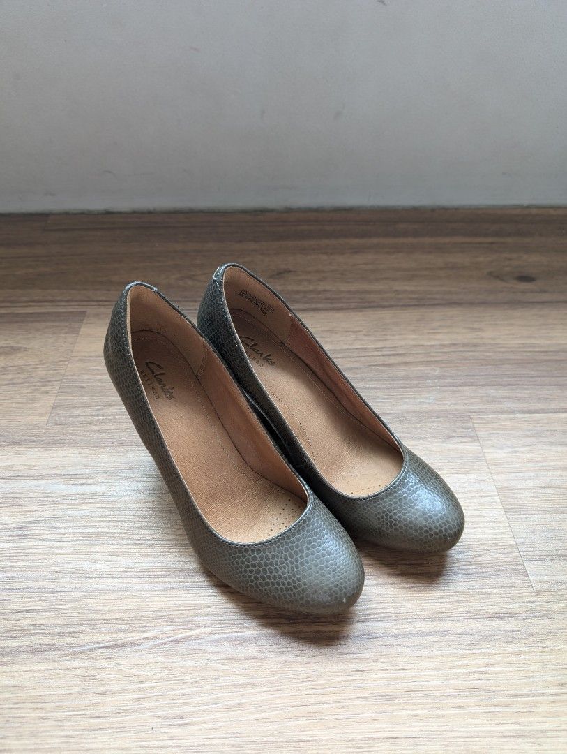 Clarks Artisan Wedge Textured Scale Design Shoes 6M