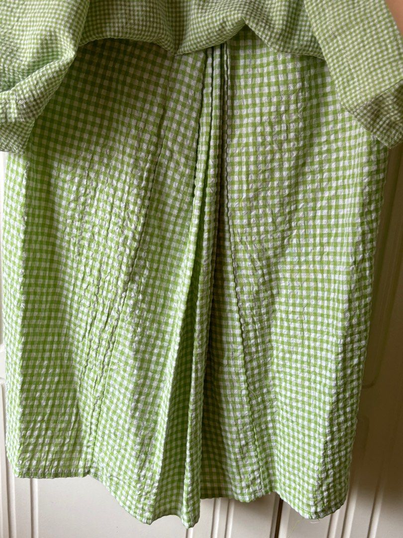Custom (Category: Baju Kurung & sets) located in Alor Setar. Submitted by halizaharison01 (Listing ID 1326346305, Image 3). Description: I pakai baju ni 2 3 kali jee ..still cantik tak ada kesan basuhan ..#nakclearalmari .