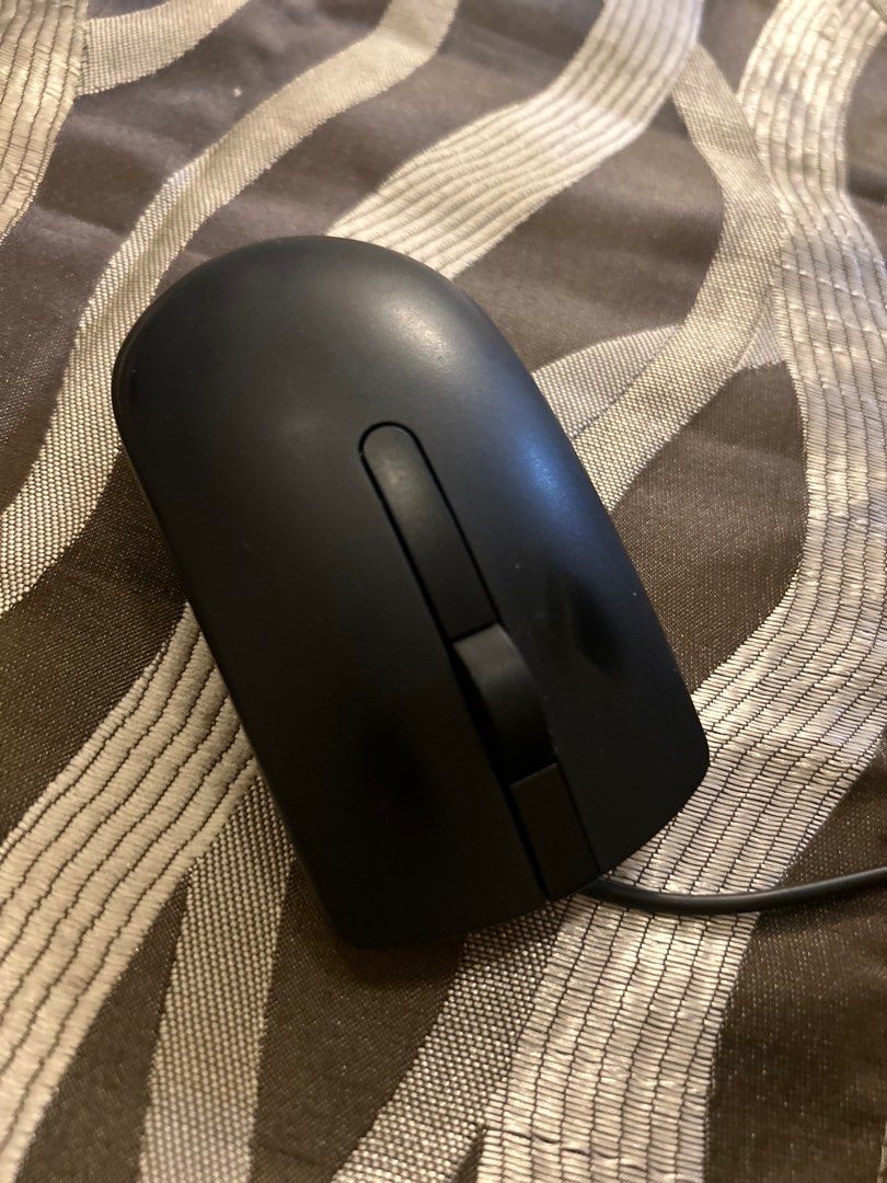 Dell mouse (Category: Mouse & Mousepads) located in Taguig. Submitted by tidytitan (Listing ID 1326431846, Image 1). Description: .