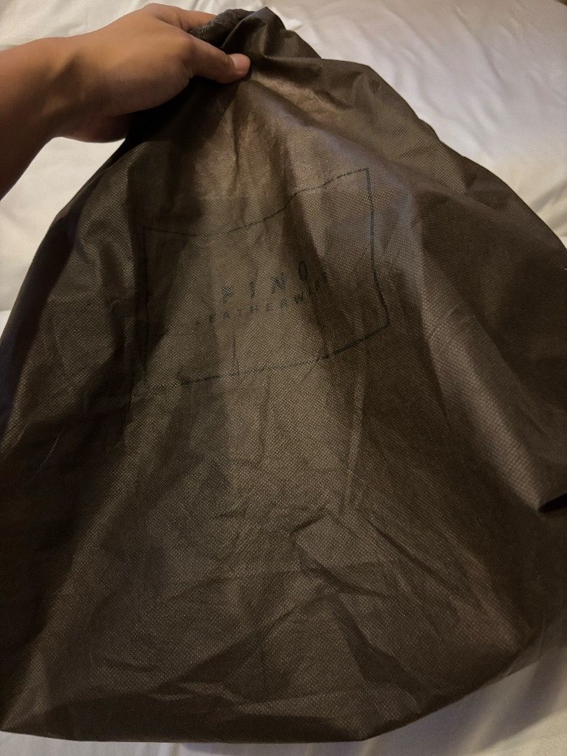 Fino Bag - Westman Dayos (Category: Luxury Bags & Wallets) located in Pasay City. Submitted by paulopecson (Listing ID 1326408024, Image 2). Description: 100% Authentic Fino Bag Calf Leather RFS: My mother has too many bags. Used only thrice Little to no scratches Inclusive of: Dustbag.