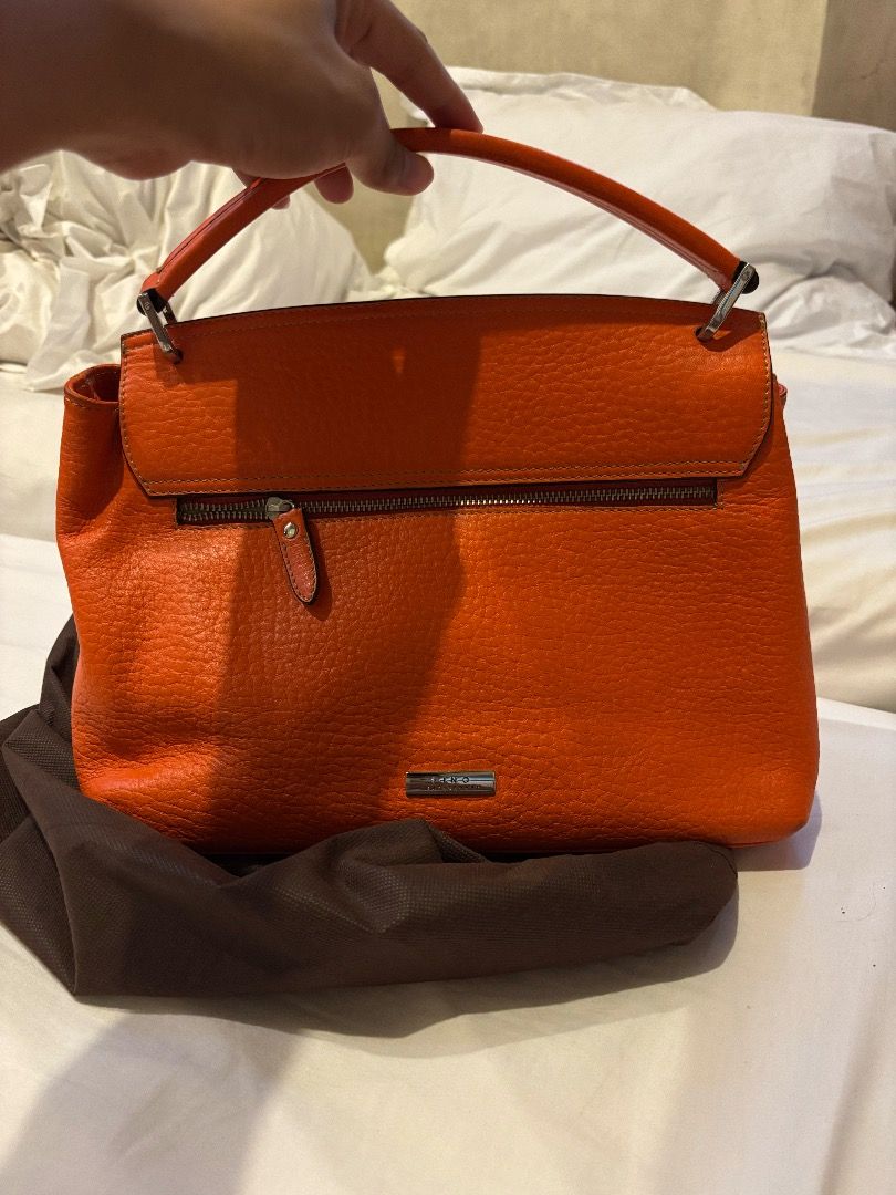 Fino Bag - Regency Iron Orange (Category: Luxury Bags & Wallets) located in Pasay City. Submitted by paulopecson (Listing ID 1326408651, Image 3). Description: 100% Authentic Fino Bag RFS: My mother has too many bags. Used only twice or thrice Little to no scratches Receipt included Inclusive of: Dustbag.