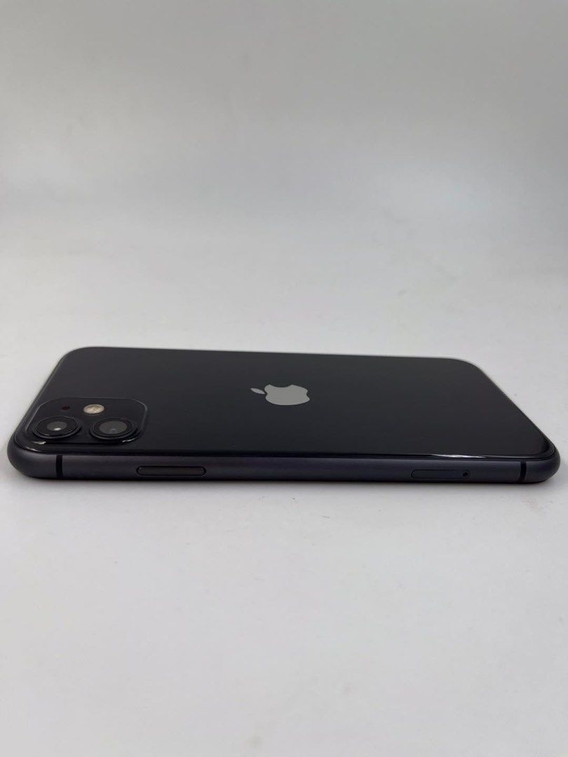 iPhone 11 256gb (Category: iPhone 11 Series) located in Manila. Submitted by TekiCashGadgetsph (Listing ID 1326391143, Image 2). Description: (FU) Open-line, any sim working (worldwide) - Guaranteed original iPhone not fake/copy accessories with box Secondhand Good as new not abused! Presentable •Original Lcd • no issue hidden issues • clean apple id / iCloud id • Good batthealth • Good cam front/back • Good Performance • Working face id • Good u
