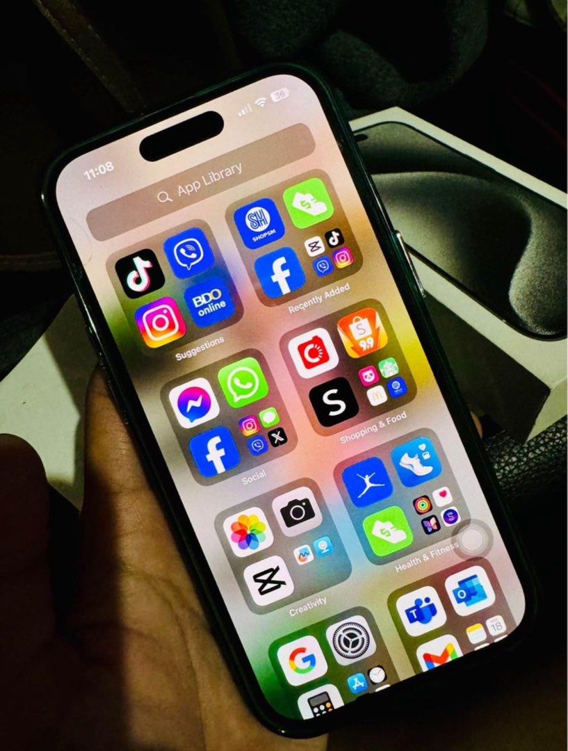 IPHONE 14 PRO (Category: iPhone 14 Series) located in Manila. Submitted by olxph_bessm512 (Listing ID 1326490574, Image 2). Description: IPHONE 14 PRO 128gb Any sim will do 99% smooth With free cases 🤭.