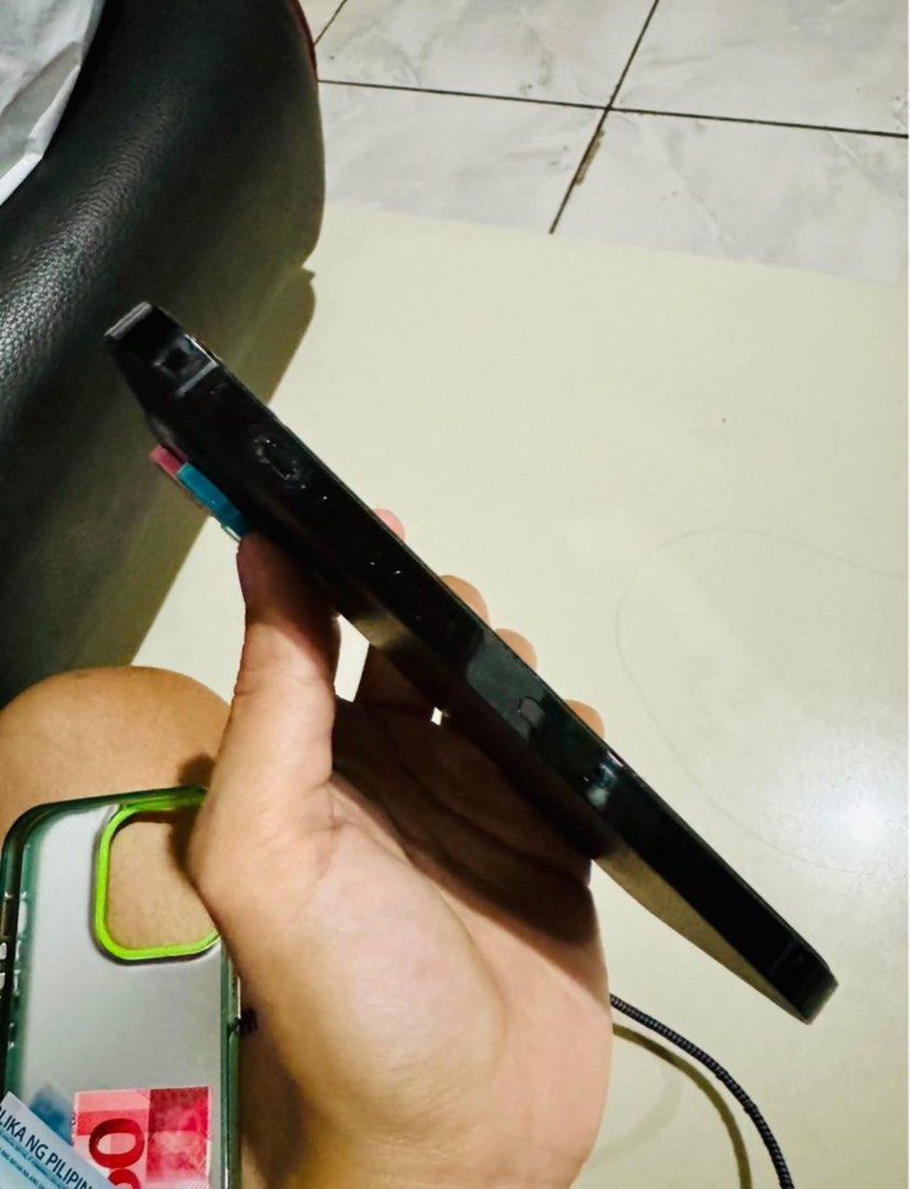 IPHONE 14 PRO (Category: iPhone 14 Series) located in Manila. Submitted by olxph_bessm512 (Listing ID 1326490574, Image 3). Description: IPHONE 14 PRO 128gb Any sim will do 99% smooth With free cases 🤭.