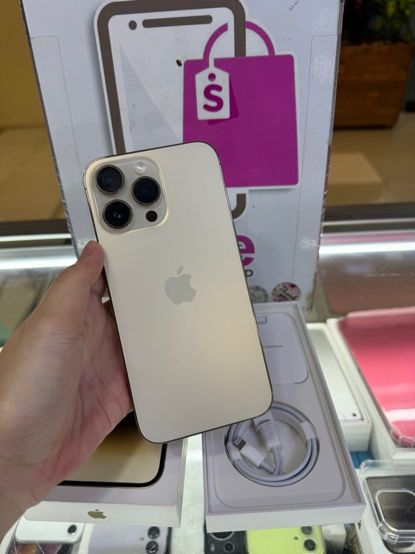 iphone 14 pro max 128gb dual sim good as new (Category: iPhone 14 Series) located in Cainta. Submitted by vine_gadget_shop (Listing ID 1326411877, Image 2). Description: iphone 14 pro max 128gb dual sim good as new complete package china variant pick up store greenhills shopping center we accept trade in we accepy credit card and ggives installment we do cod and door to door we ship nationwide for fast transaction call 09277368323 look for vine v