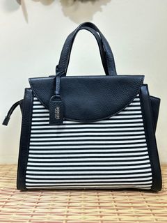 (Kategori: ) berada di . Dikirim oleh herewithmels (ID iklan 1322438219, Gambar 1). Deskripsi: .